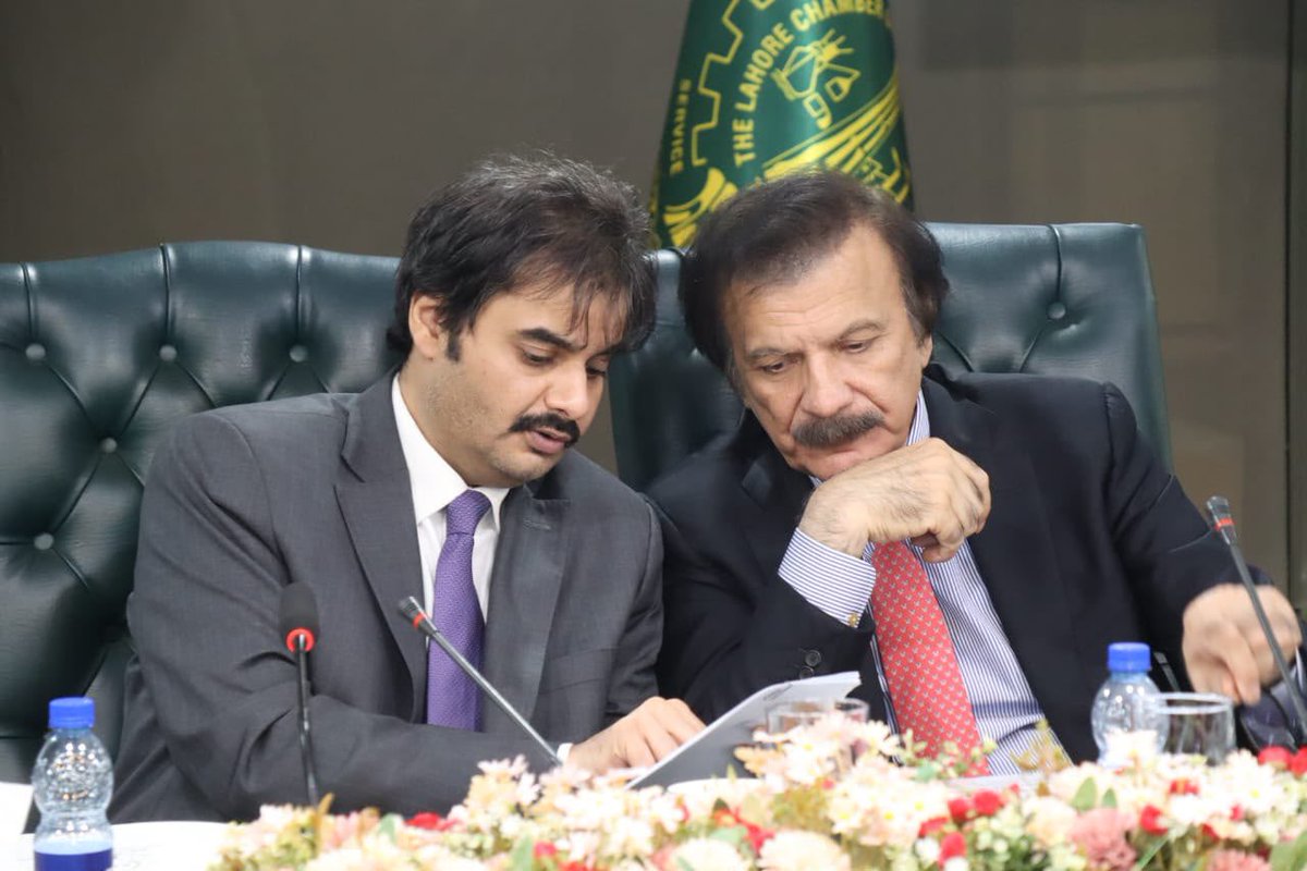 LahoreChamber's tweet photo. ☝️☝️☝️☝️☝️

*LCCI Hosts High-Level Conference on Business Reforms*

*Advisor to Prime Minister for Industries and Production Mr. Haroon Akhtar Khan was the Chief Guest.* https://t.co/Zn8snnQgJ7