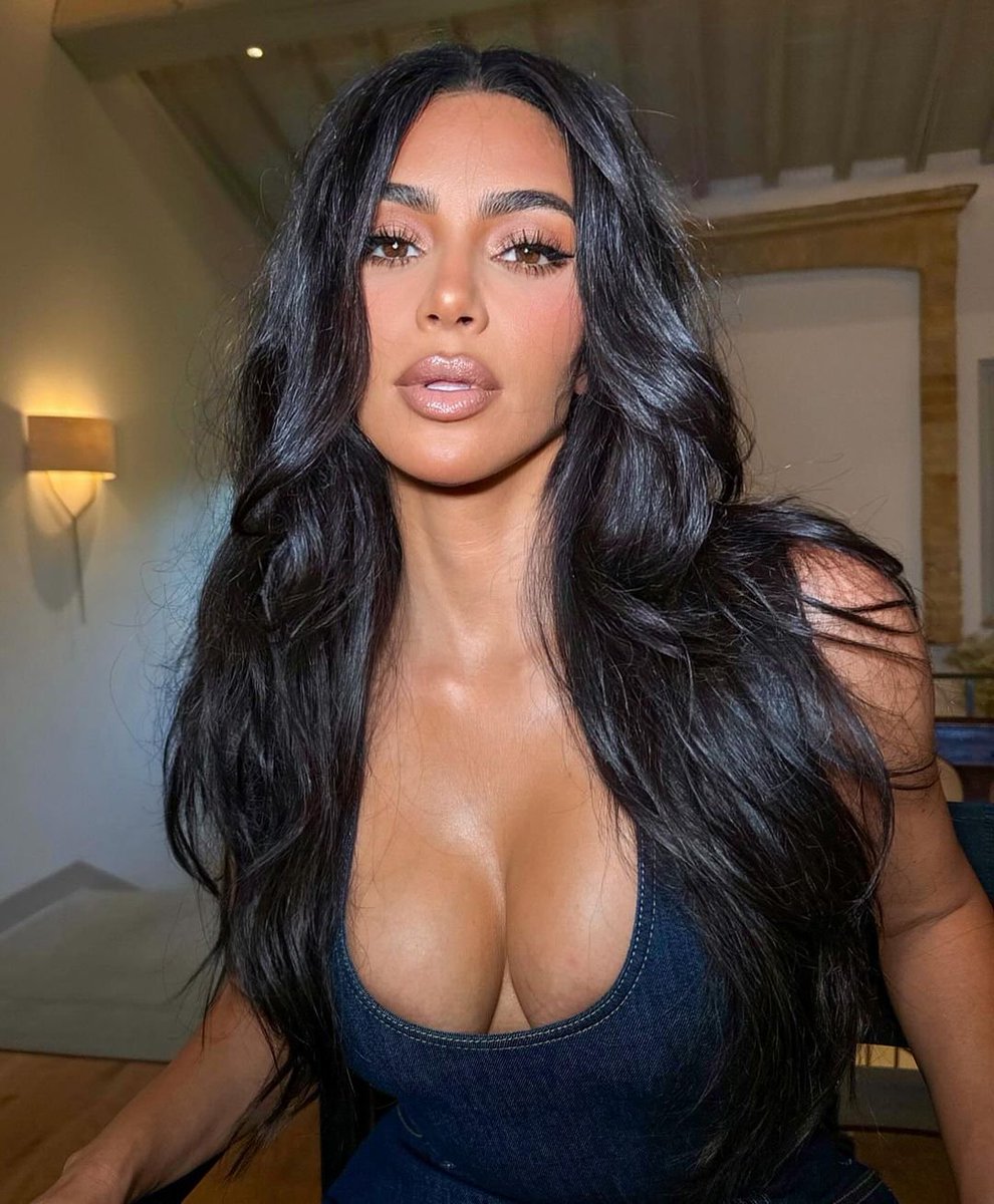 HardFrames's tweet photo. Kim Kardashian 🥰 https://t.co/4cwiK37t1v