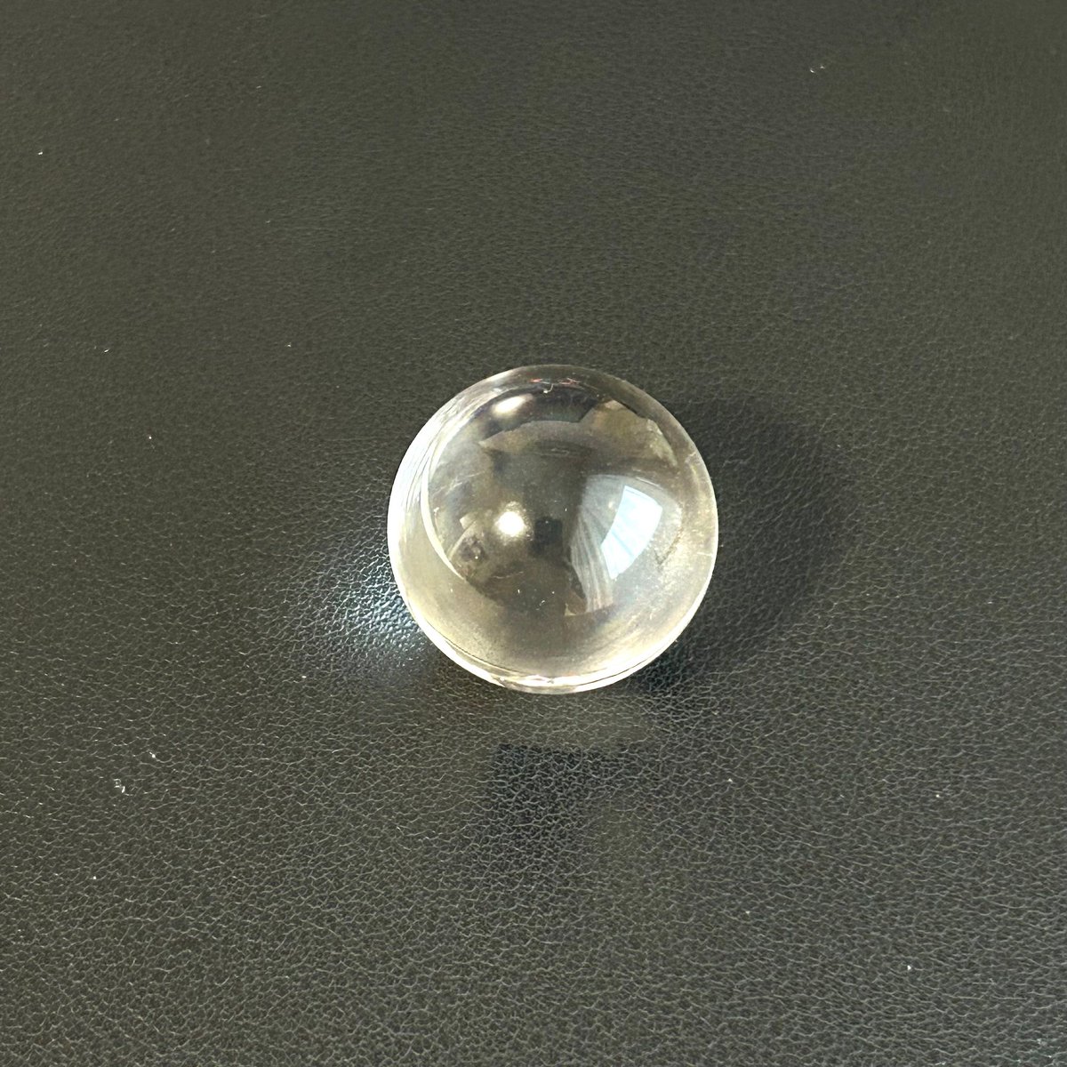 TalpKeyboard's tweet photo. 【再入荷】25mm クリアアクリル球 DIYトラックボール用（1個/クリア）
¥500（税込） 
トラックボールなどのDIYにご活用ください。Nape Proで認識することは確認していますが、加工素材用の樹脂球である事をご了承のうえご検討ください。
https://t.co/Vw8YdN03cU https://t.co/2PsRK461JX