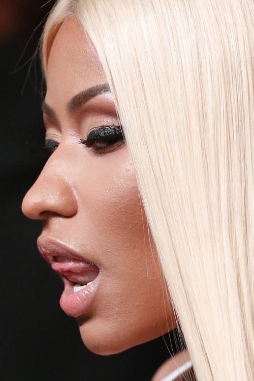 KayJamesBA's tweet photo. @BIGFATPUSSI @HenriettaSnacks @marbthebarbie And Nicki’s nose is UGLY AF https://t.co/1e0yVWLaY5