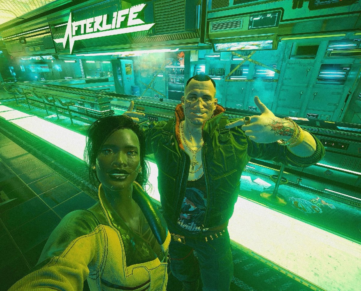 judyxfrancine's tweet photo. This being the last selfie of V and Jackie before he died😭😭😭😭 https://t.co/azJoQtzpLN