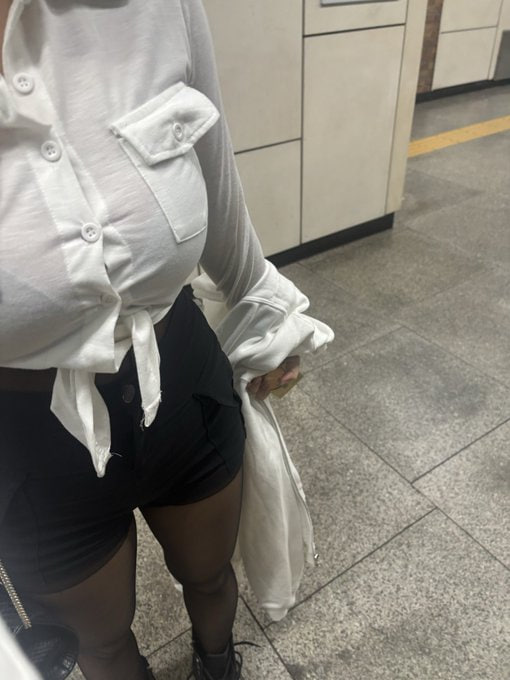 _isaacoliveira7's tweet photo. 나 보면서 딸치는 남자 있을가...

사진 필요한 사람....

손만 들면 되요🤚 https://t.co/6kuSQ25J3K