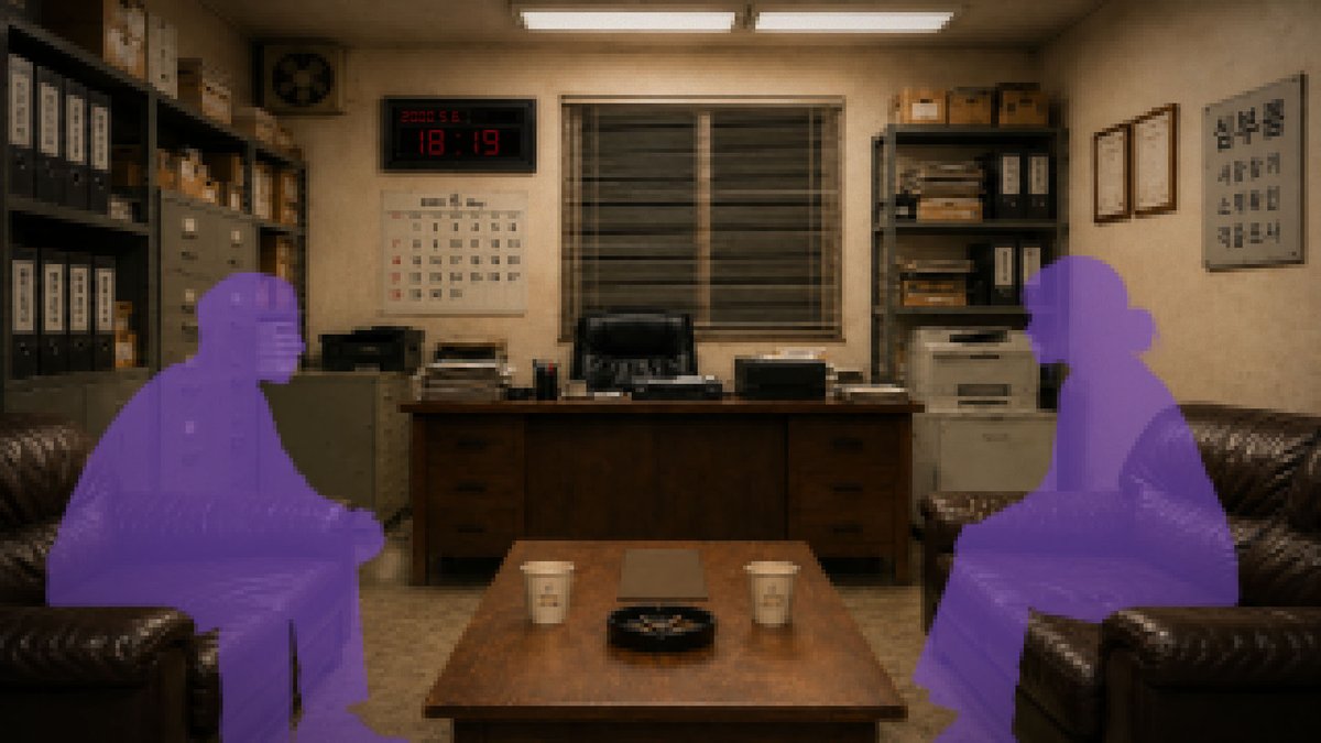 gamespark's tweet photo. 『かまいたちの夜』に影響を受けたレトロ風ミステリーノベル『昼顔』Steamで配信開始―異なる3つの視点で連続殺人を追う
https://t.co/cRo0PUbNt4

実写風の背景と人物シルエットで描くレトロ風ビジュアル。2周目に新たな場面が開放される、周回を意識した設計となっています。 https://t.co/mkOWbhAKIo