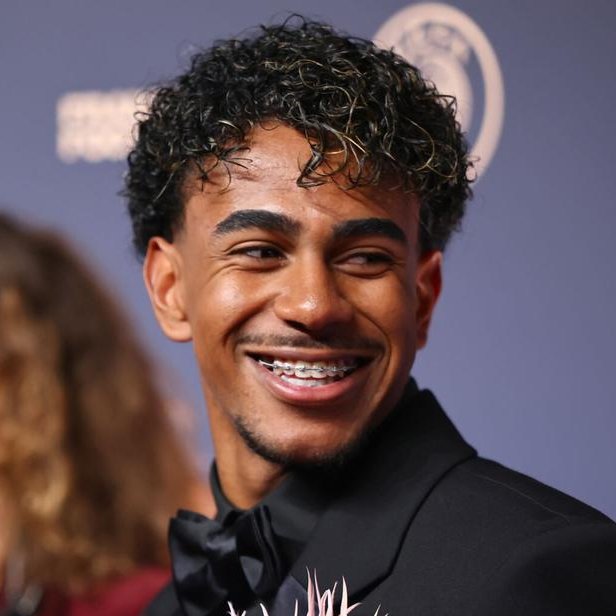 BarcaUniversal's tweet photo. 🚨 BREAKING: Rodri TOOK AWAY votes from Lamine Yamal in the Ballon d'Or, according to Vincent Garcia, editor-in-chief of France Football.

Spain’s World Cup-winning team split the vote between several players, making it difficult for one individual to stand out.

In the end, Lamine finished 3rd, while Rodri was 4th.