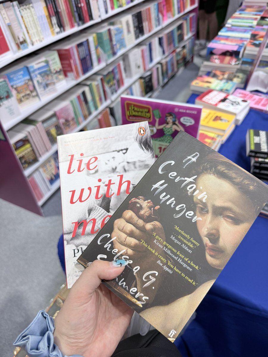 a__homebody's tweet photo. งานอดิเรก
❌ อ่านหนังสือ
✅ ซื้อหนังสือ https://t.co/4tExW3F38T