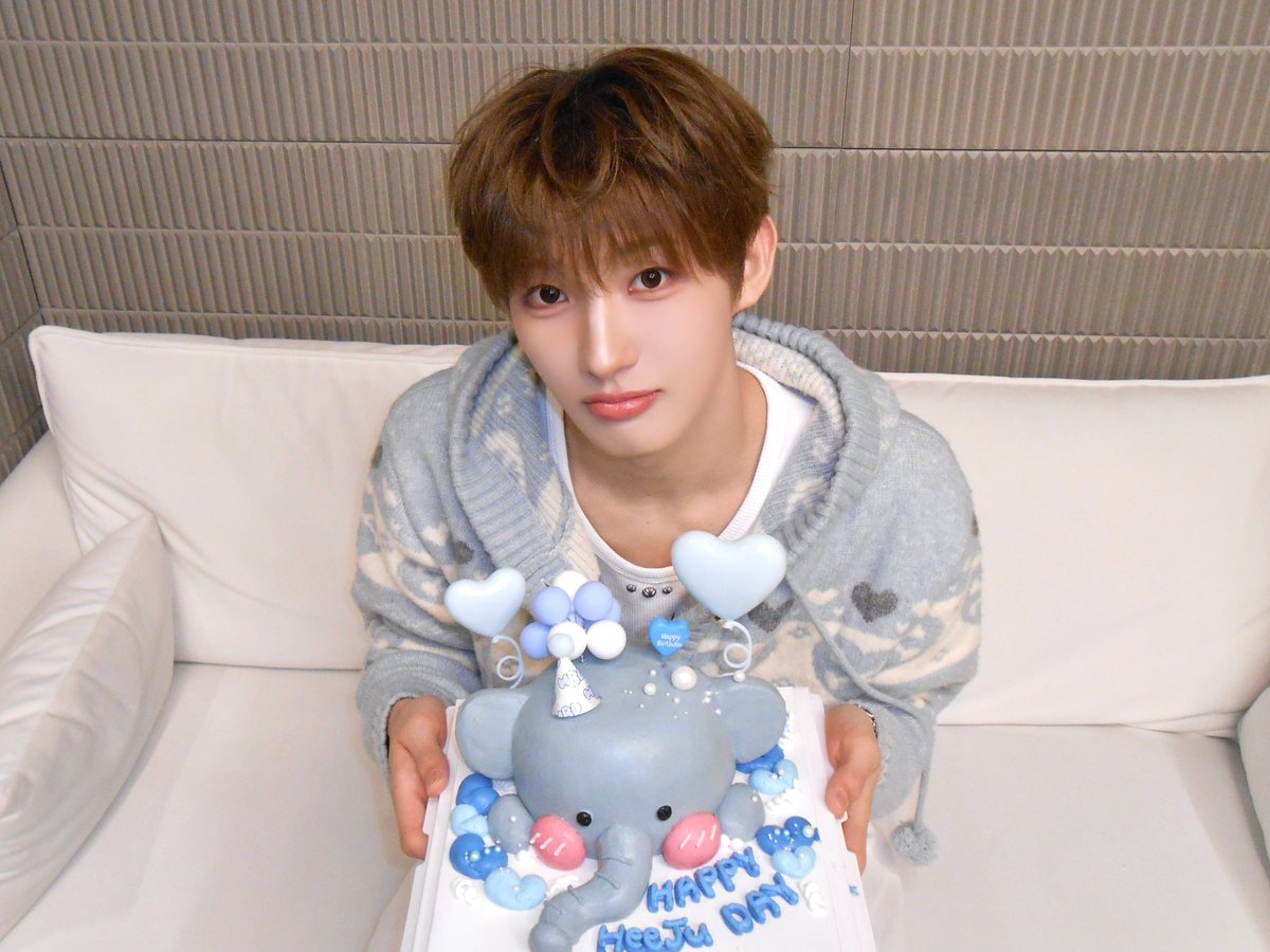 idntt_cosmo's tweet photo. 햎삐 my Birthday🩵🎂

#idntt #아이덴티티 
#unevermet #김희주 #kimheeju https://t.co/yXXVMImBXa