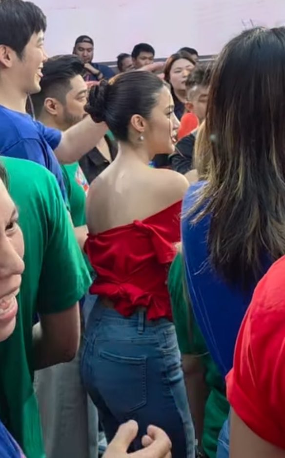 candynibelle's tweet photo. ang unfair naman, belle. pati likod mo main character 😭🧎🏻‍♀️ https://t.co/dpovaauAdS