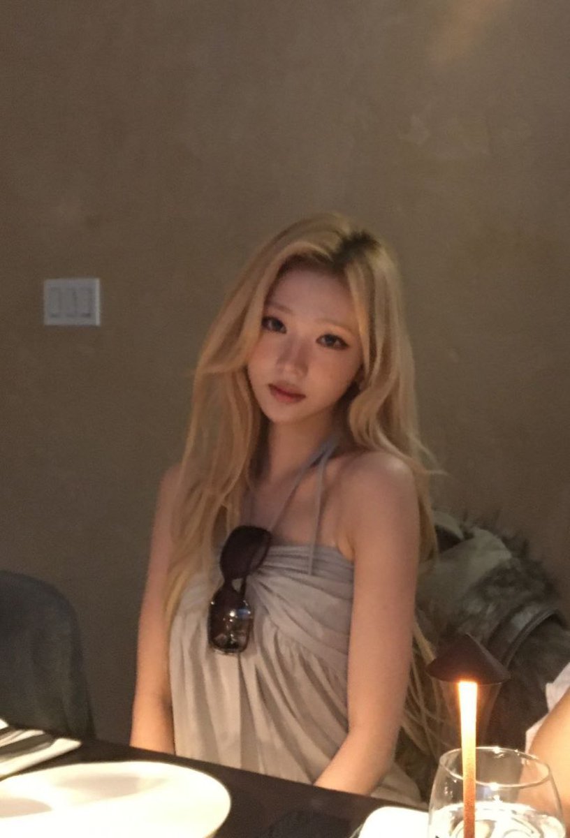 youngdolliz's tweet photo. THEY WERE ON A DATE?? https://t.co/b6EAxXENH8
