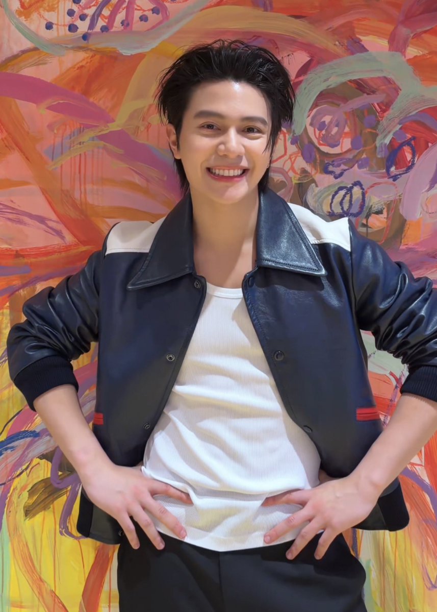 WestieBBF's tweet photo. He is so damn cute HELPPPPP

#williamjkp #วิลเลี่ยมจักรภัทร #CoachPlaySiamSquare https://t.co/pvXhklaaGU