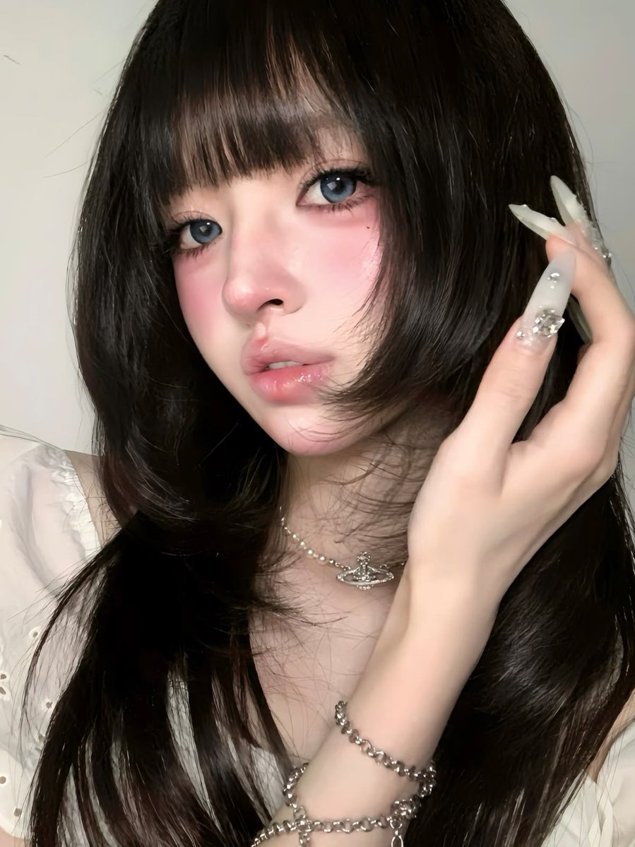 idolpicsjp's tweet photo. 二次元級の目元に、溶けそうなほど甘い唇。強すぎる https://t.co/1iz02OV1fZ