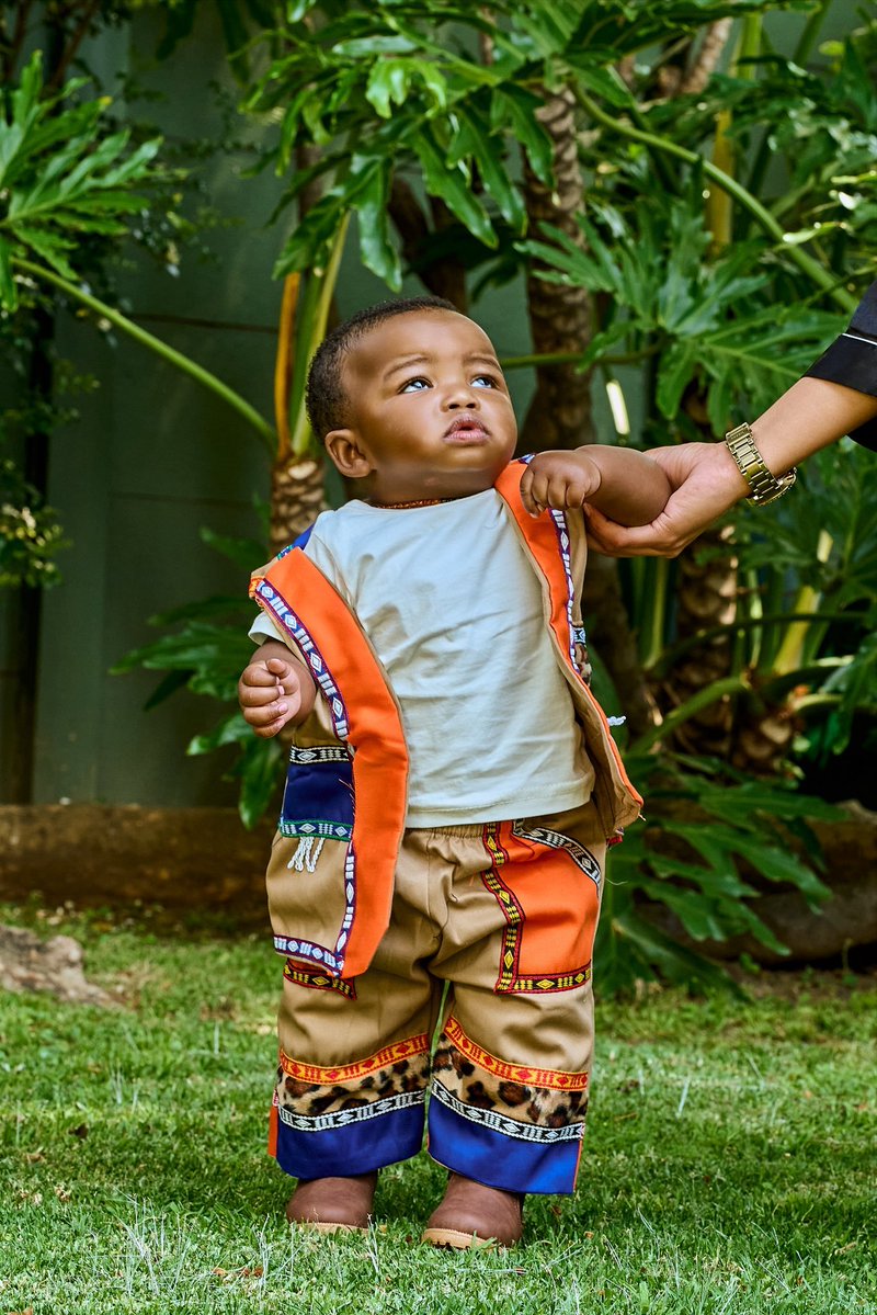 LovyJerrys's tweet photo. Happy 9months king zuzu
My nunuberry ❤️❤️❤️😍😍🩵🩵🩵🩵 https://t.co/KG7weVVFyu