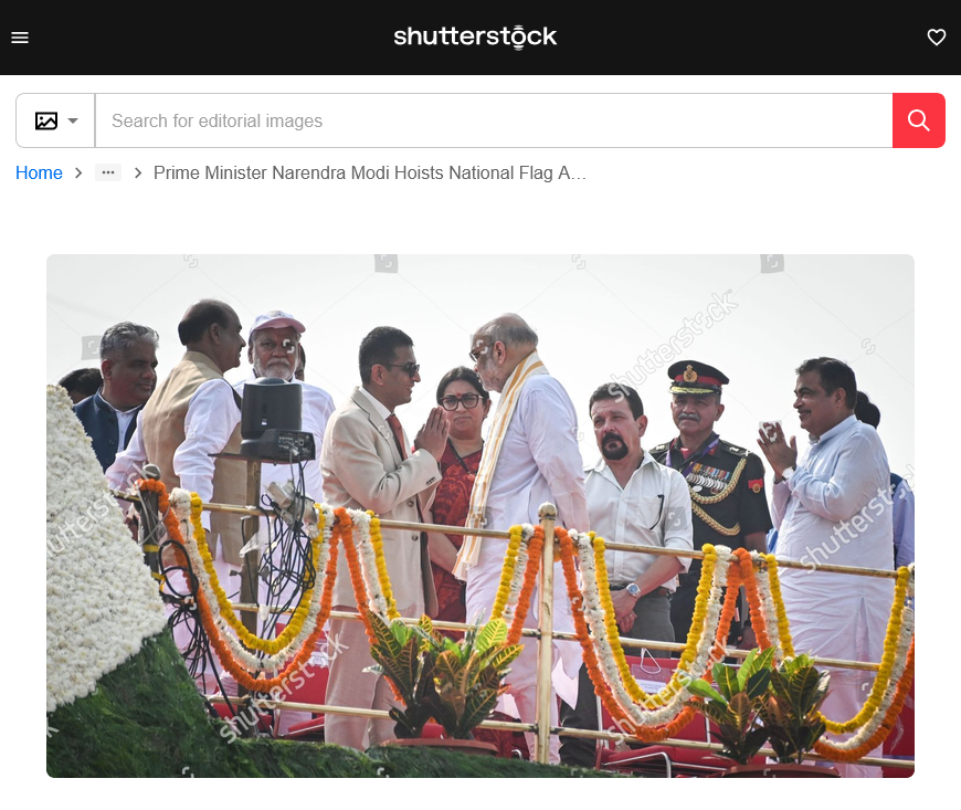 vishalPosts's tweet photo. This image of D.Y. Chandrachud folding his hands in front of Amit Shah has been edited by cropping out the rest of the image. In the original photograph, Chandrachud and Nitin Gadkari are greeting each other with folded hands. https://t.co/UsOGRPDfqT