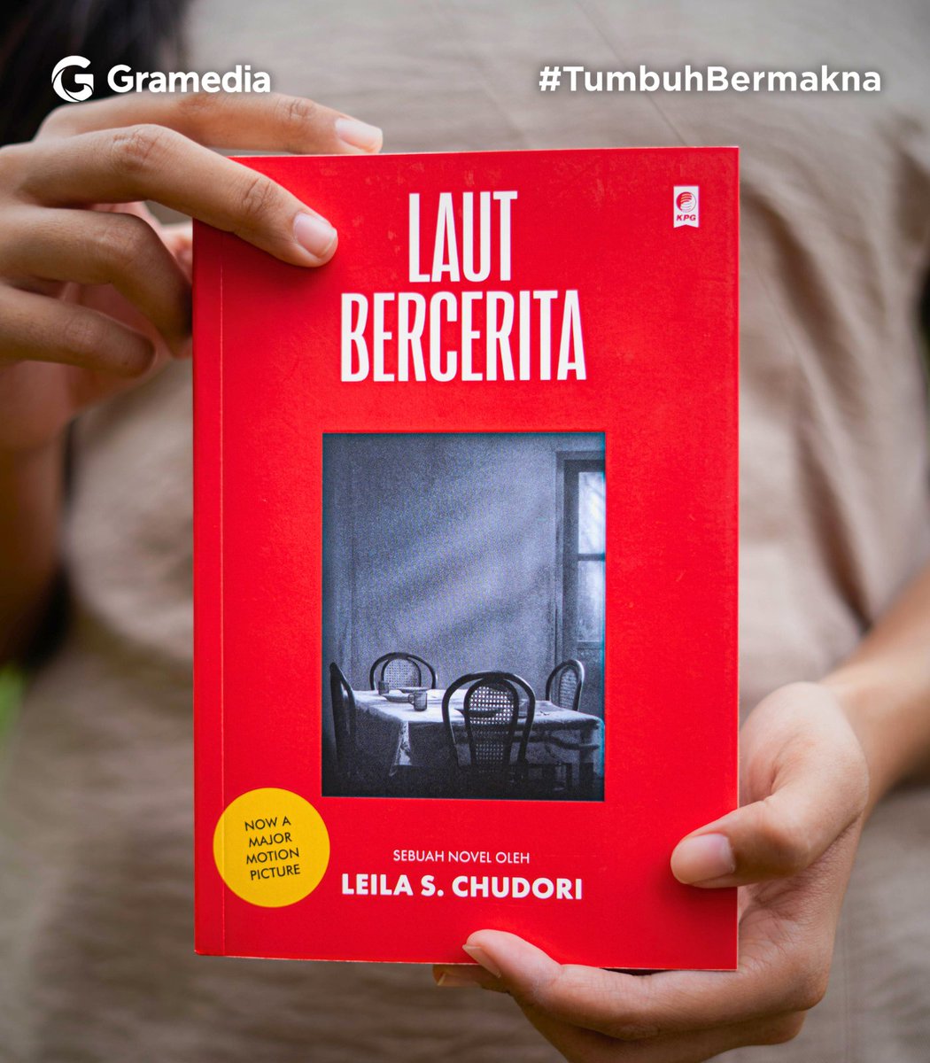 gramedia's tweet photo. Apa jadinya kalau menyuarakan pendapat yang berbeda dianggap sebagai ancaman? 

Dalam novel "Laut Bercerita" karya Leila S. Chudori, kita mengikuti kisah Biru Laut dan kawan-kawannya, para aktivis yang memperjuangkan keadilan di tengah represi pada masa Orde Baru.

Sebuah kisah tentang keberanian, persahabatan, dan harga yang harus dibayar ketika seseorang memilih untuk bersuara 🥀📖