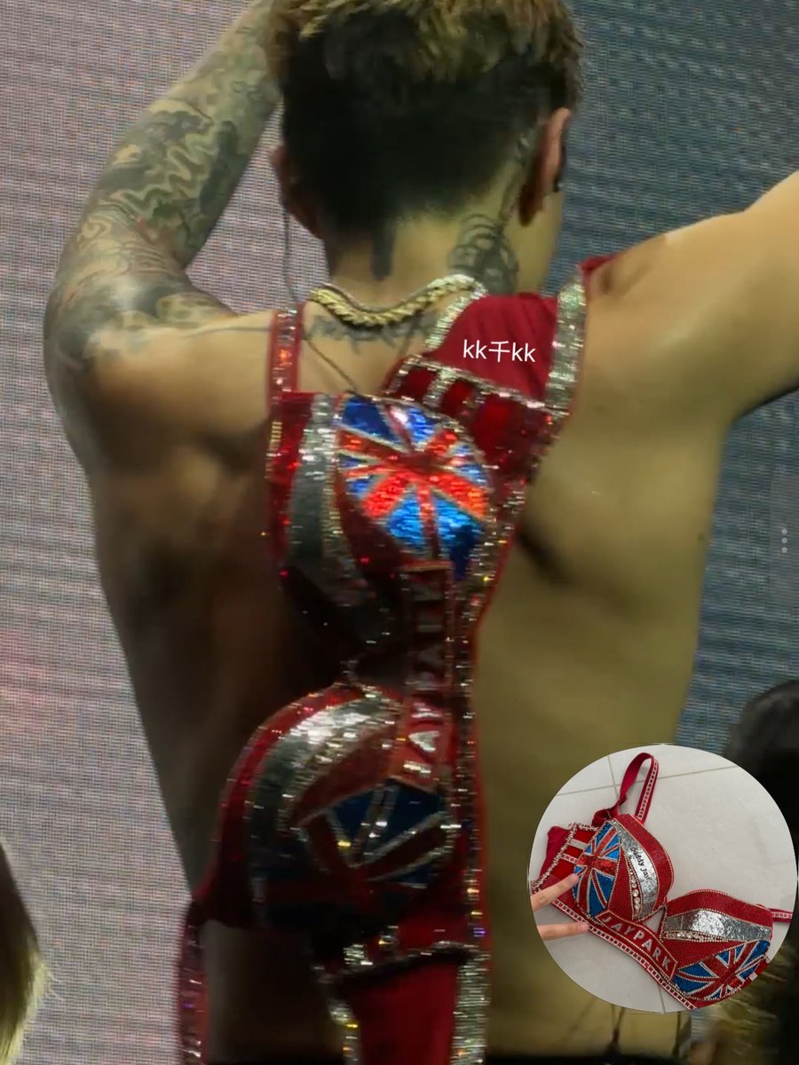 tacowithjay's tweet photo. It looks like a fan specially made a bra for Jay Park with his name and the British flag on it. That’s so cool🇬🇧❣️#SerenadesAndBodyRolls_In_London https://t.co/XxUMJ04Czn