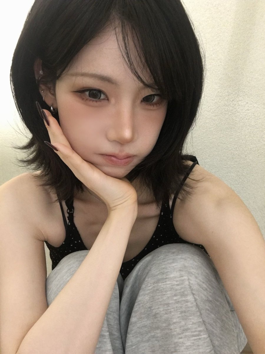 KillIIIll's tweet photo. 검은고양이의날🖤 https://t.co/DKixUvs7Rr