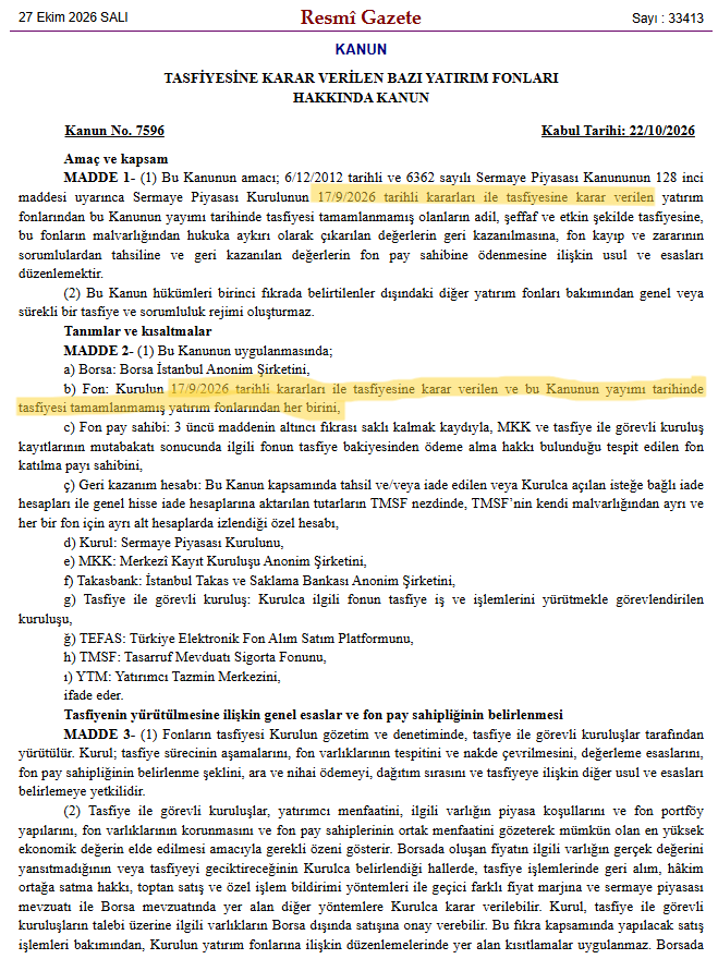 JohnGaltfzk1's tweet photo. TMV'DE YENİ BİR HUKUKİ MAĞDURİYET YARATILAMAZ!

SPK'nın 26 Ekim kararıyla TMV'nin de tasfiye sürecine alınması, geçmişte tamamlanmış satışların hukuki statüsünü değiştiremez!

7596 sayılı Kanun'un 1 ve 2/b maddeleri açık: Düzenleme yalnızca 17 Eylül'de tasfiyesine karar verilen fonları kapsıyor. TMV bu kapsamda değil!

Üstelik SPK, 22 Ekim açıklamasında takasın tamamlanmasını iki ölçüte bağladı: Fon pay sahipliği kaydının kaldırılması ve satış bedelinin yatırımcı hesabına geçirilmesi.

TMV'de bu iki işlem de kayıtlarımıza göre gerçekleşti! Paylar hesaplardan çıktı, satış bedelleri nakit bakiyeye dönüştü. Dolayısıyla 17.09.2026 tarihinde saat 13:30'a kadar satış emri verenler dahil pay sahibi değil, hak sahibidir.

Şimdi soruyorum:

26 Ekim'deki tasfiye kararı, 21-22 Eylül valörlü gerçekleşmiş satışları hukuksuz bir şekilde geriye dönük değiştirecek misiniz?

Sonradan ilan edilen temerrüt, tamamlanmış işlemi ortadan kaldırabilir mi?

Tasfiye başka, gerçekleşmiş satıştan doğan nakit hakkını yok saymak başkadır!

6362 sayılı SPKn m.79'daki takas kesinliği, hukuki güvenlik ve mülkiyet hakkı ilkeleri görmezden gelinemez. 61 sayılı bültendeki a/6 ilkesini kanunla yamamaya çalıştınız. 22 Ekimde SPK tarafından yapılan açıklamayı da başka türlü yamamaya sakın yeltenmeyin. Çünkü hukuk olarak daha ne kadar dibe battığınızı tüm dünya görmüş olur.

#TMV'de geçmiş satışların yeniden fon pay sahipliğine dönüştürülmesine yönelik olası bir girişim, uluslararası ciddi hukuki ve anayasal itirazlarla karşılaşacaktır.

Tasfiye kararı, geçmişe dönük hak kaybı yaratmanın aracı olamaz! Bu konuya asla tevessül edilmemesi gerektiğini düşünüyorum.

#KirmiziCizgiANAPARA

@RTErdogan
@Akparti
@ekonomiisleri
@oktay_saral
@_cevdetyilmaz
@iletisim
@tcbestepe
@abakingurlek
@tcbestepe
@cuneytozdemir
@memetsimsek
@abdulkdir_selvi
@samiltayyar27
@avabdullahguler
@spkgovtr