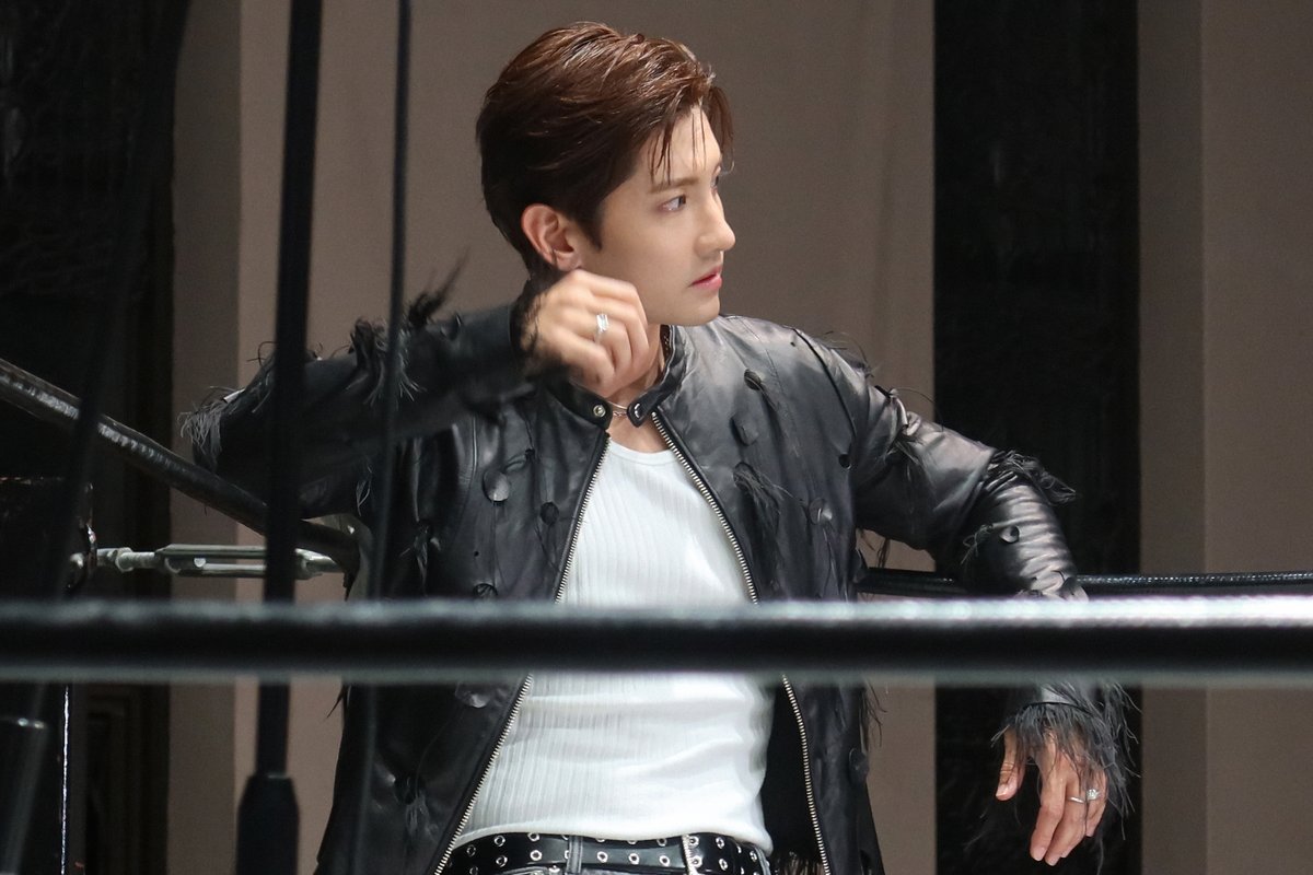 TVXQ's tweet photo. 🎸

#MAXCHANGMIN #최강창민
#AllOfMyLife #MAXCHANGMIN_AllOfMyLife
#TVXQ! #동방신기 #東方神起 https://t.co/FXuzWELmjG