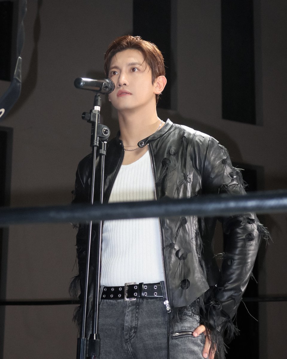 TVXQ's tweet photo. 🎸

#MAXCHANGMIN #최강창민
#AllOfMyLife #MAXCHANGMIN_AllOfMyLife
#TVXQ! #동방신기 #東方神起 https://t.co/FXuzWELmjG