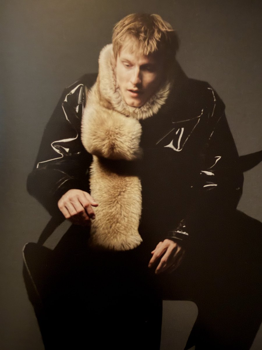 elizafox99's tweet photo. Louis Hofmann 🖤 https://t.co/h0z7gy8SaD