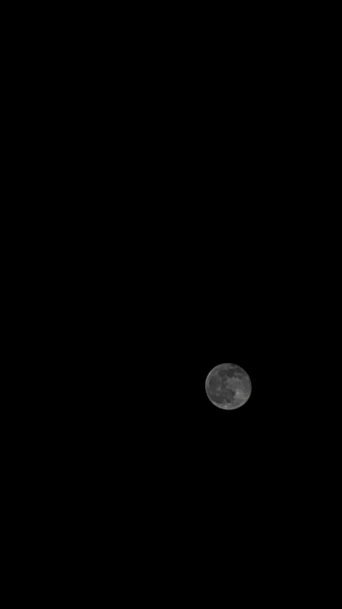 ByLuaambriz's tweet photo. Amo la luna, creo que le tomo fotos todos los días…🤣👀 https://t.co/VRu18brhSU