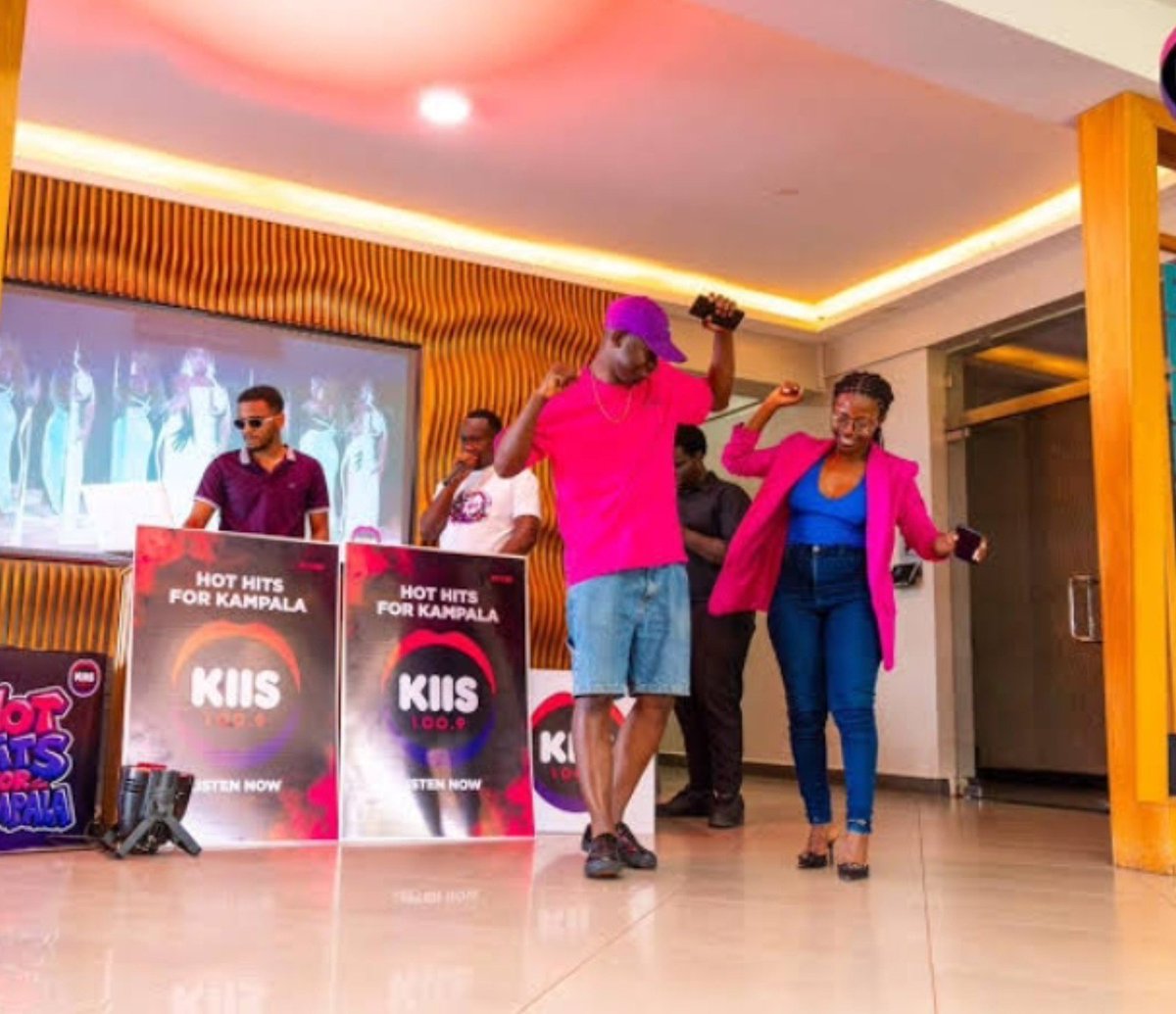 _ronald_muyanja's tweet photo. The reimagined KIIS FM Uganda is well-positioned to strongly compete with other youth stations in Kampala's radio market.

Why KIIS FM Can Compete:

• Next Media Backing: Following Next Media Services' acquisition of its portfolio—which includes Capital FM, Beat FM, and KIIS... https://t.co/h0UNtL7egp
