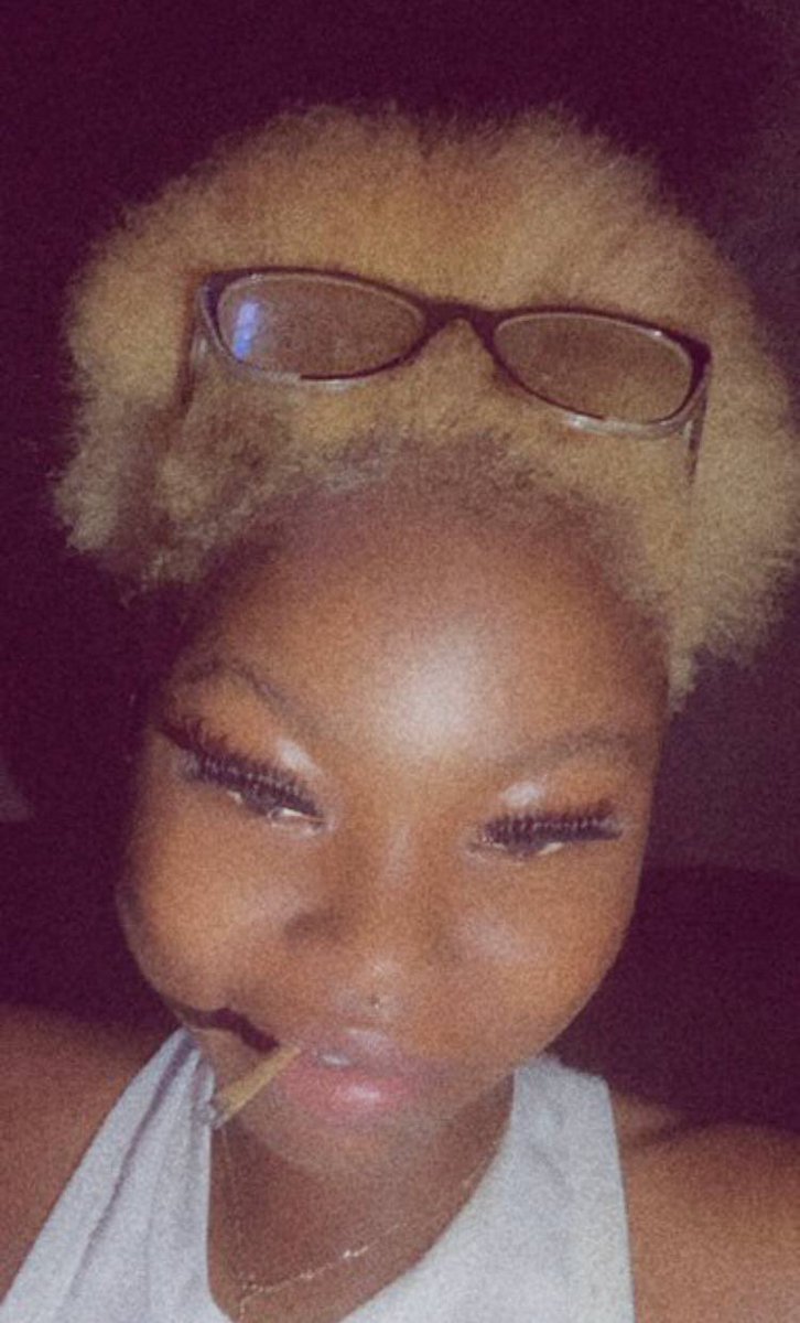 Squirty_Shawty's tweet photo. On my blunt no time 💨💨 Dm for Svc and purchase my videos 😘😘 https://t.co/J8J3N9u4bP