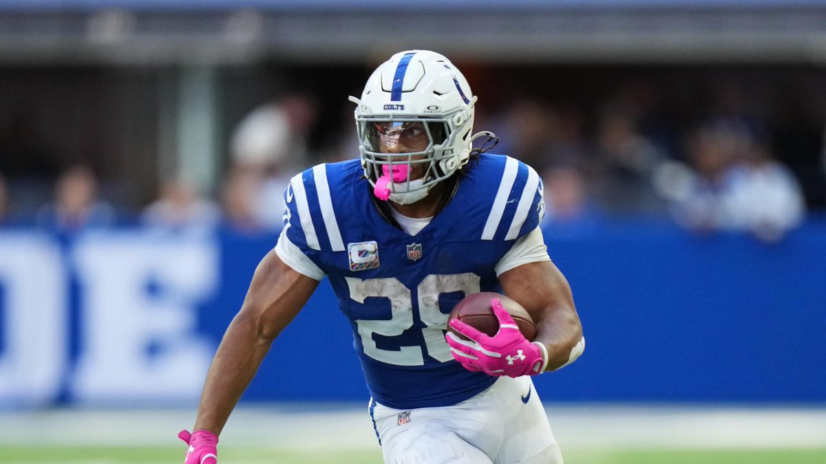 TheLandoShow's tweet photo. This RB trade probably makes the most sense though given Klayton Adams &amp; Jonathan Taylor worked together in Indy https://t.co/BvKptVlHtP