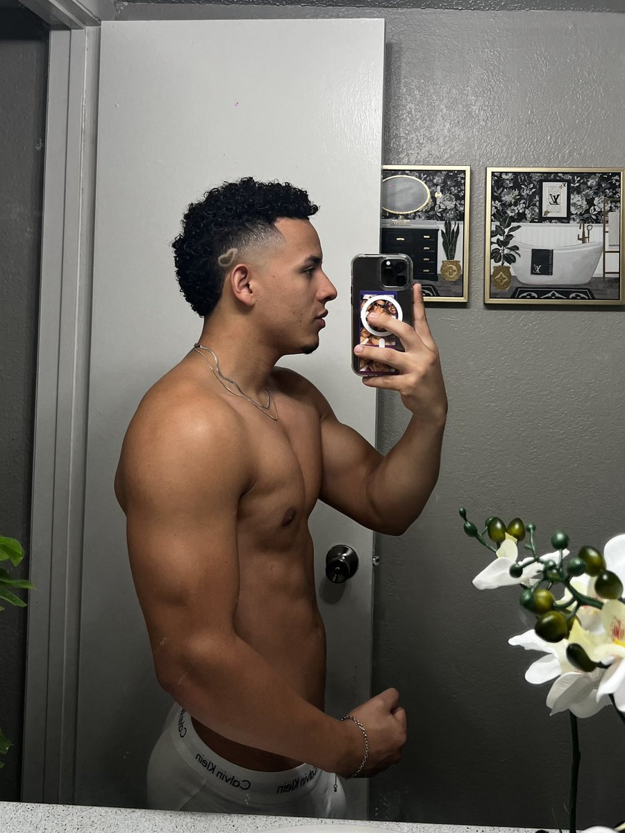 braynerG19's tweet photo. Y si me sigues..? 🤭
Rt 🔃 y te llega un regalito al Dm.🔥 https://t.co/fWfidE6dFS