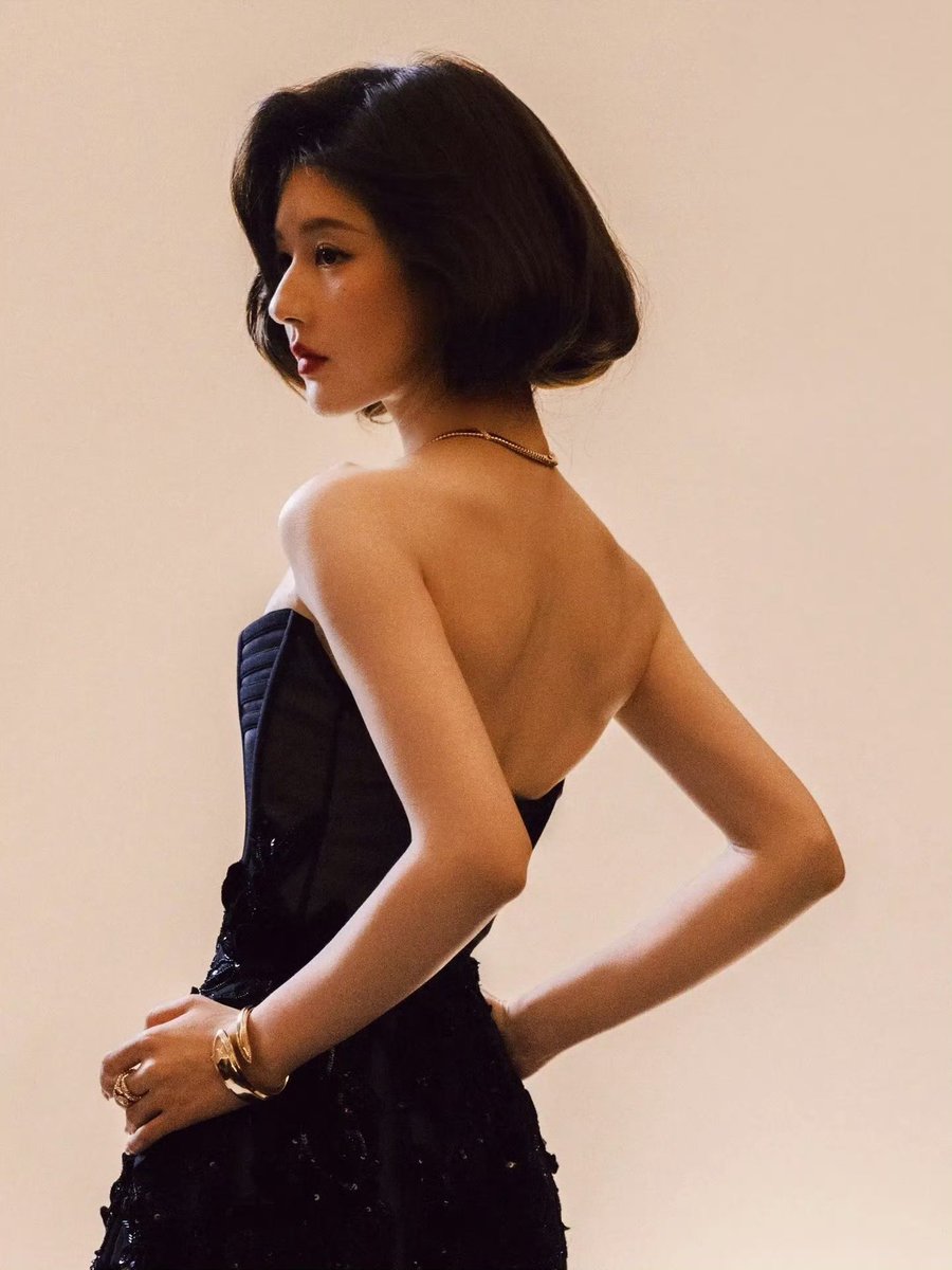 rosy_supremacy's tweet photo. Can't wait to meet #GeLi. May the filming go smoothly and the project be successful. Gonna meet Actress and Director Lusi 🥰
#FarewellLetter
#ZhaoLusi
#cdrama https://t.co/F6e2rvyF8n