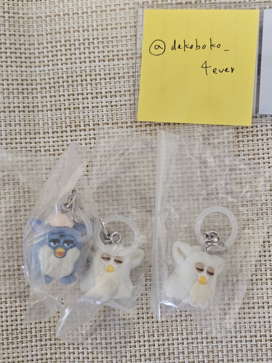 dekoboko_4ever's tweet photo. 【交換】ファービー めじるし
レトロファービー ふわふわフロッキー

譲：初代ブルーホワイト、二代目ホワイト
求：二代目ベージュ 1点

都内手渡し希望です。
よろしくお願いいたします。 https://t.co/fZJx6ZgdjO