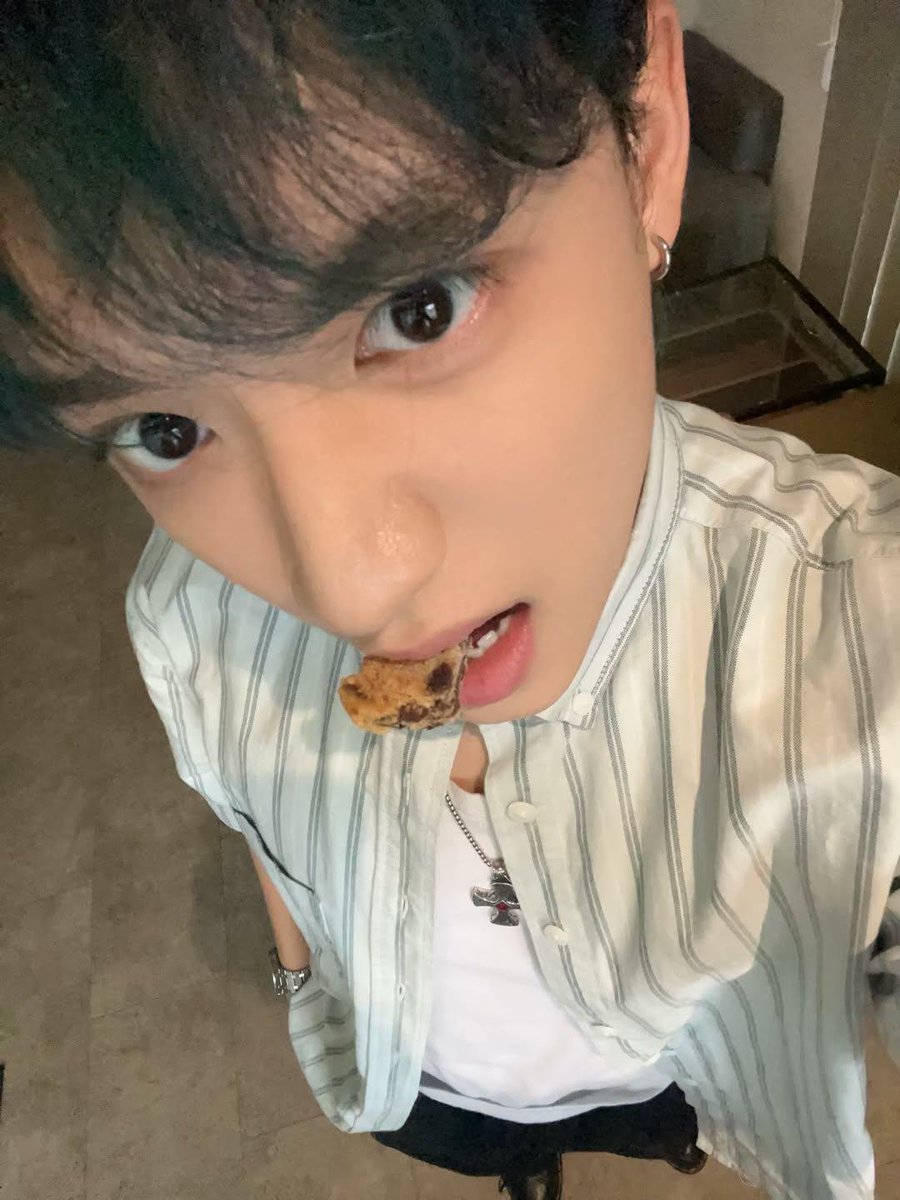 vintageshourx's tweet photo. yg biasnya noel dapet asupan hampir tiap hari sampe diabetes, biasnya bian kapan? ehh 🫢 #justforfun

#SEEN #NOEL https://t.co/cNKDbTNA2L
