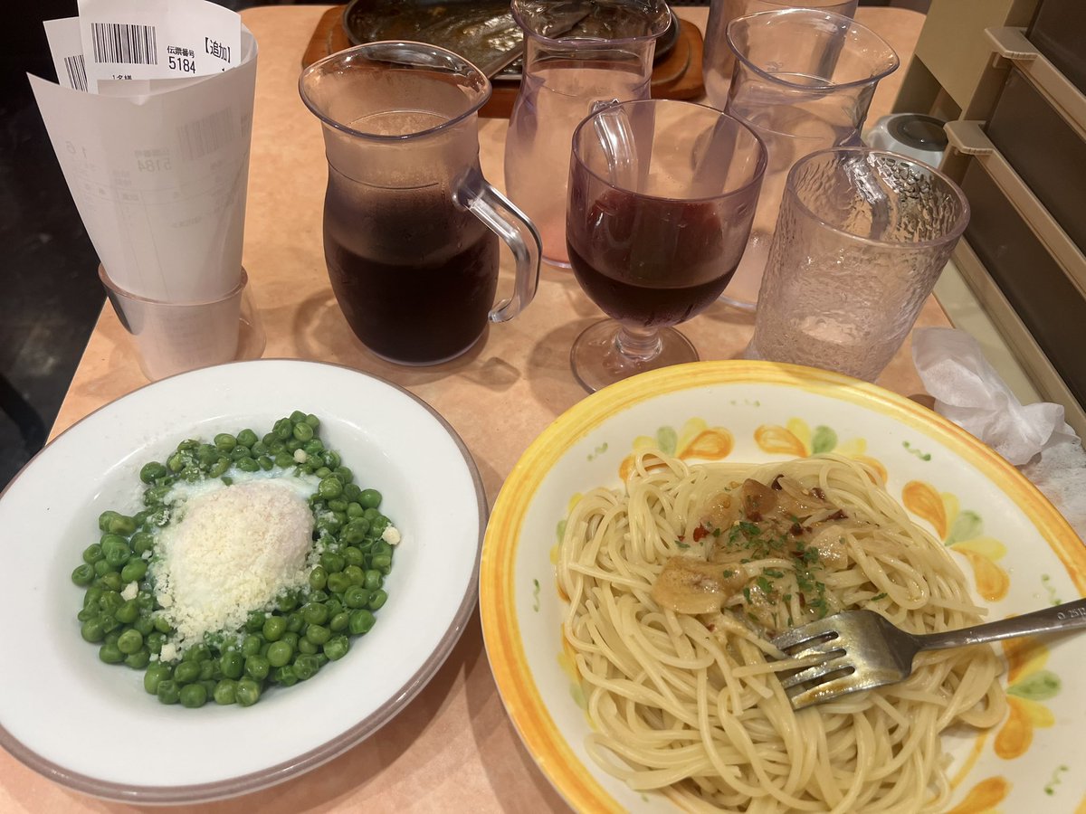 chagashinet's tweet photo. これだけ飲み食いして2000円でいいのか(困惑) https://t.co/tQOXunz1ih