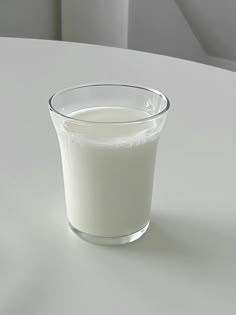 garayatri's tweet photo. aku mau minum susu! https://t.co/8INFqmajaV