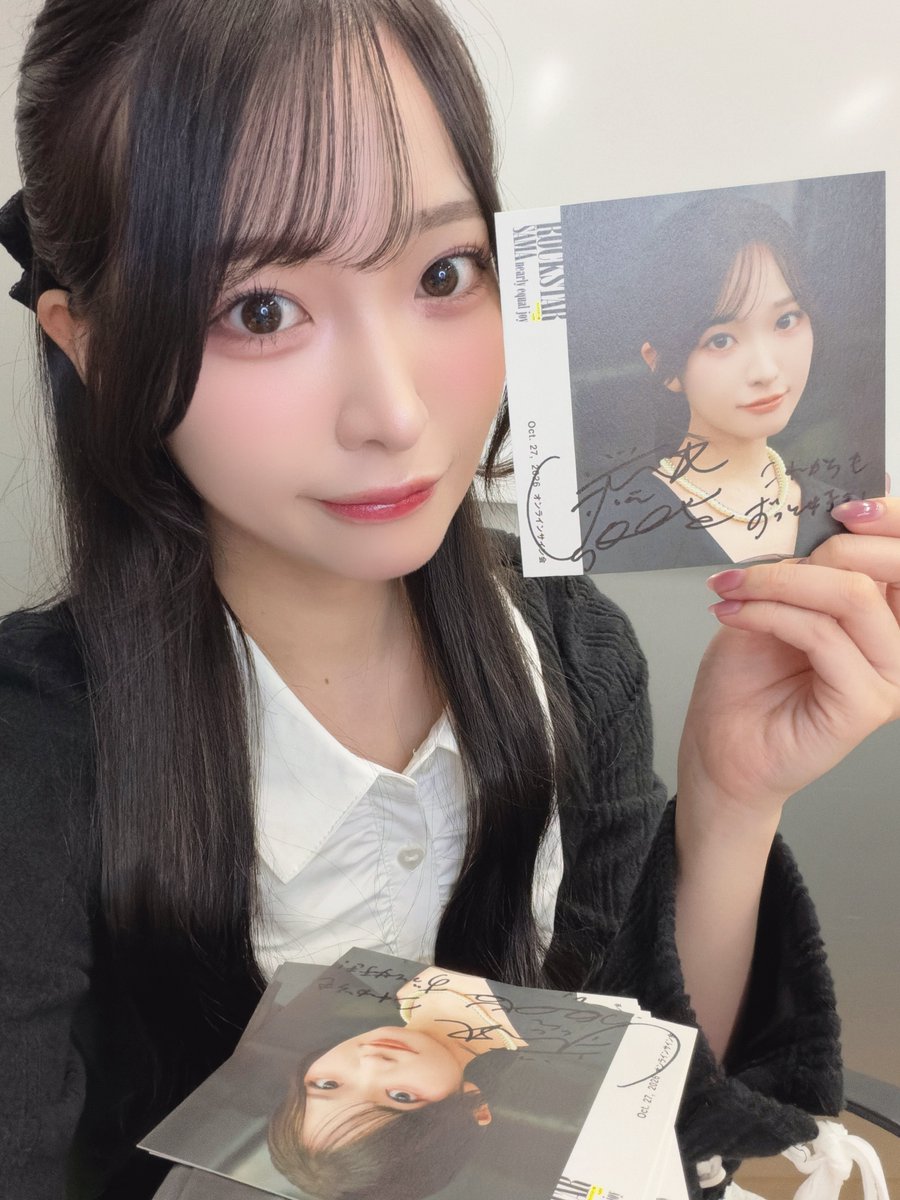 yamada_momoka__'s tweet photo. ロックスター様、サイン会1日目
ありがとうございました🖤 https://t.co/5hk6XrUprD