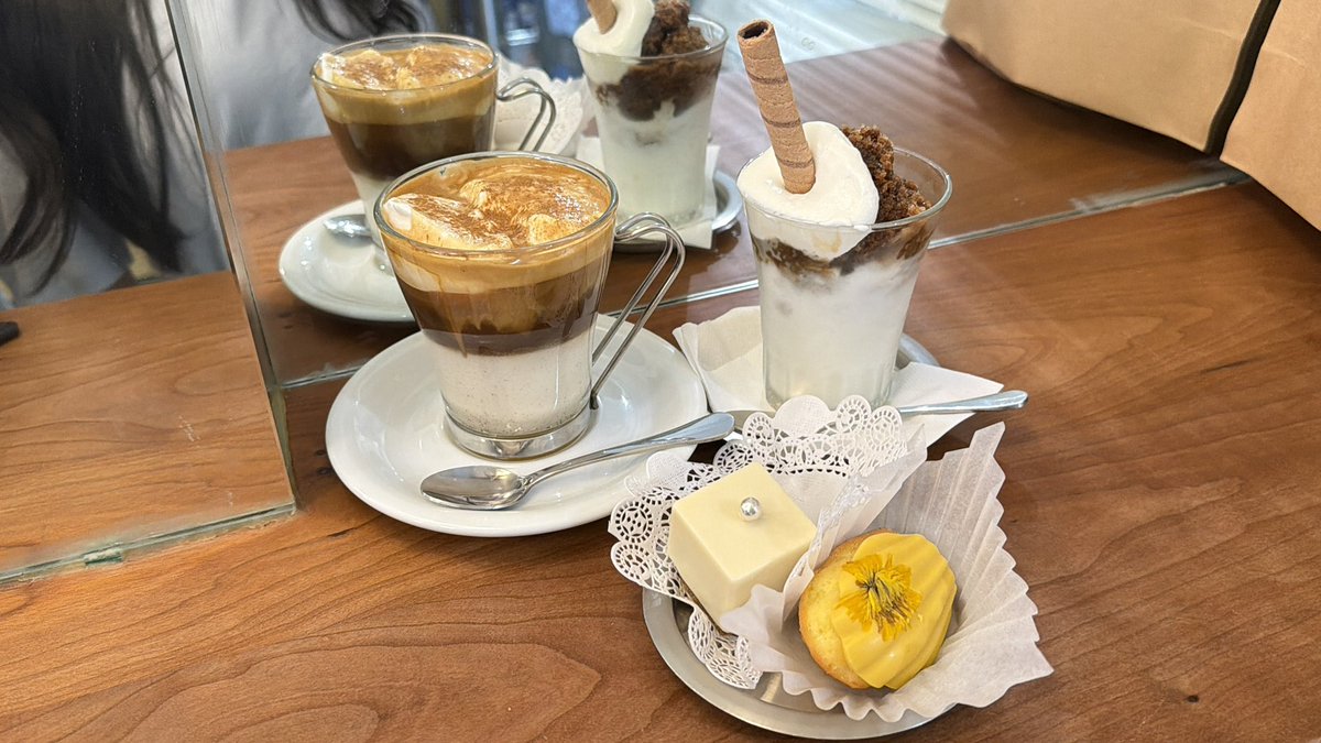 omochii_1's tweet photo. 大好きな韓国のカフェ🍰

可愛すぎて閉店間際にダッシュした甲斐があった✨💨
みなさんも保存してぜひ行ってみてね💖🩵

インスタも可愛いので貼っときます📝

📍matassa https://t.co/fSO8Q3Gdwf