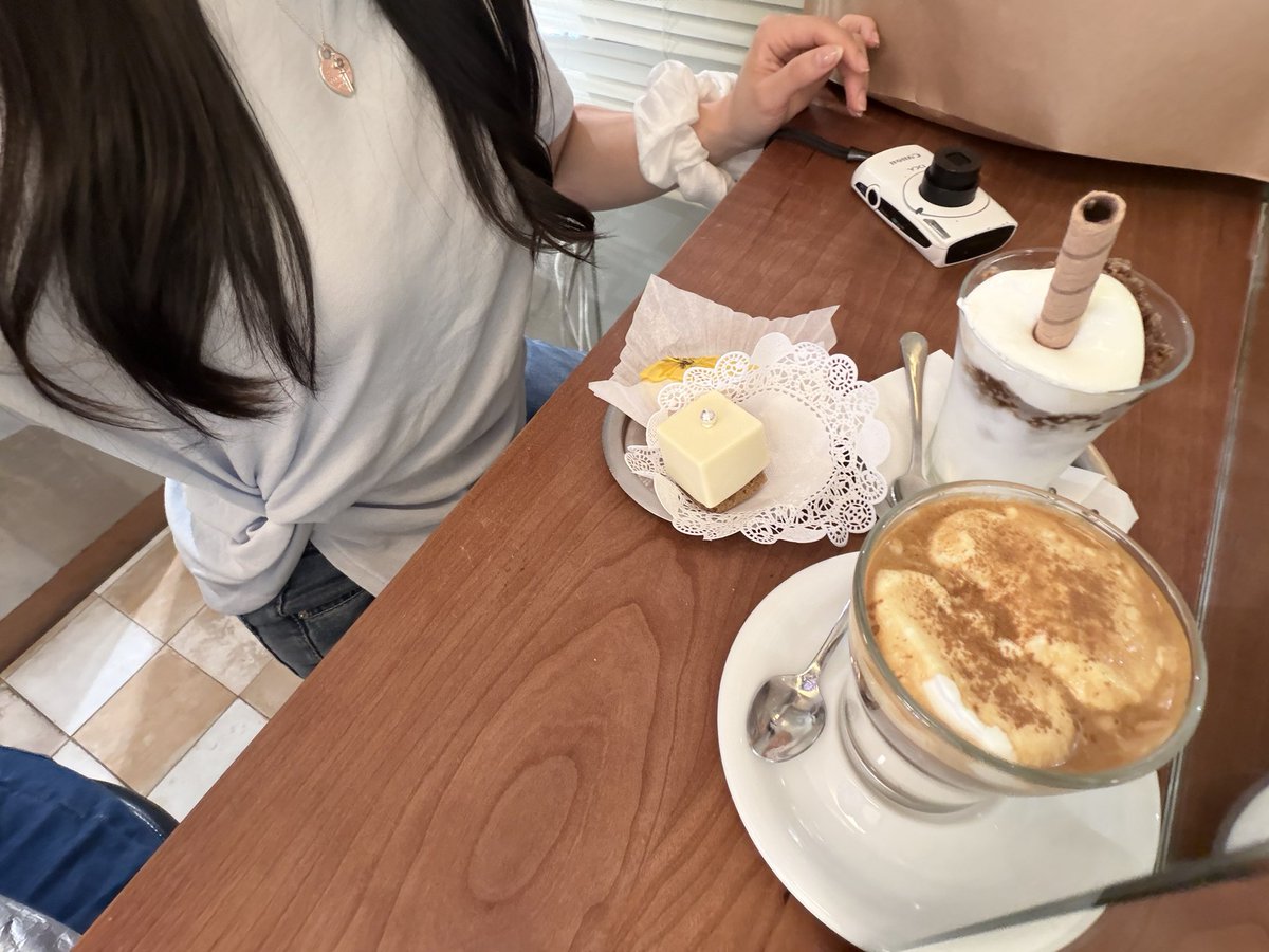 omochii_1's tweet photo. 大好きな韓国のカフェ🍰

可愛すぎて閉店間際にダッシュした甲斐があった✨💨
みなさんも保存してぜひ行ってみてね💖🩵

インスタも可愛いので貼っときます📝

📍matassa https://t.co/fSO8Q3Gdwf