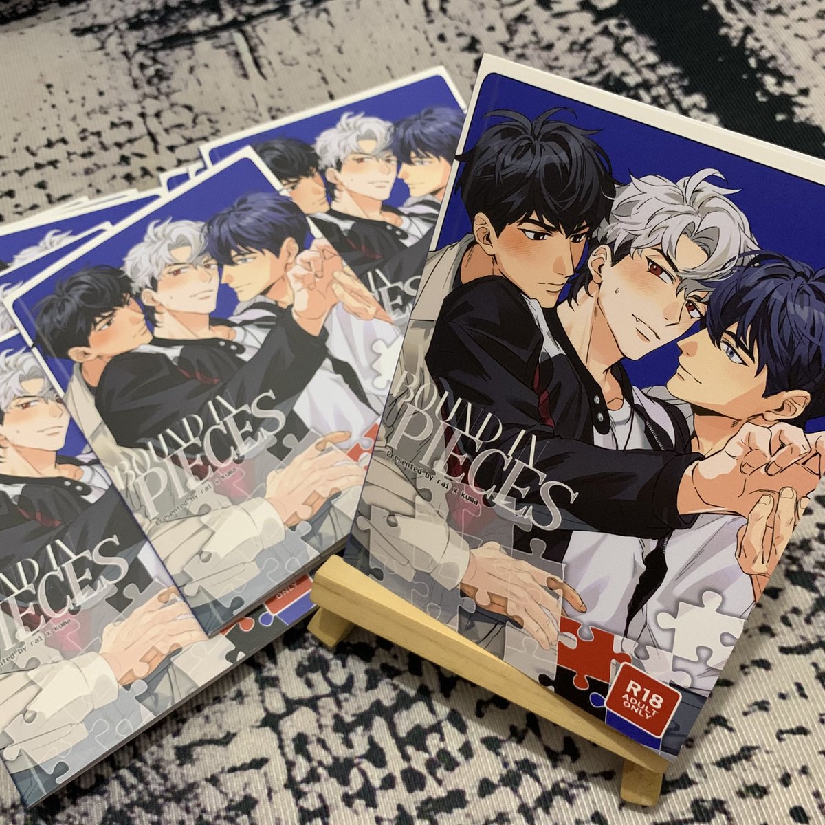 dostoevsie's tweet photo. Bound in Pieces 🧩

Limited stock available OTS at #CF23 booth B-31! 💙❤️🖤 https://t.co/KOgOgP5Lu1