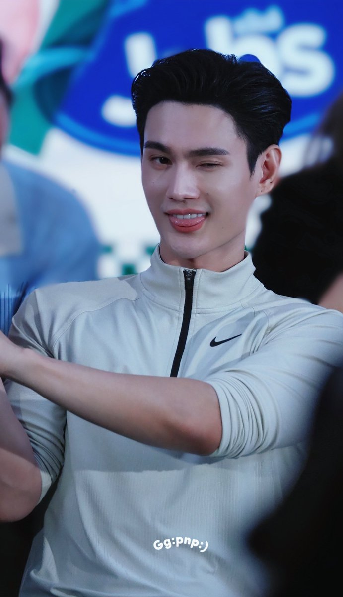 MiMMIE2556's tweet photo. ติ่งเพวนี่ไม่เคยจะเบื่อเลยอ่ะ เจ้าแม่มาก คนเดียวกันแต่!!! แค่เปลี่ยนสไตล์การแต่งหน้าแต่งตัวก็เหมือนกับคนละคนแล้วอ่ะ ไหนจะอินเนอร์ของน้องอีก แม่เจ้า!!! ชั้นยอมจริงๆ
ล่าสุดคือชั้นเปิดรูปให้คนคุยดูว่าเนี่ยลูกชั้นนะ เปิดไป 3-4 รูป นางถามฉันว่านี่คนเดียวกันหรอทำไมไม่เหมือนกันเลย 5555 https://t.co/hyCdOFirPp