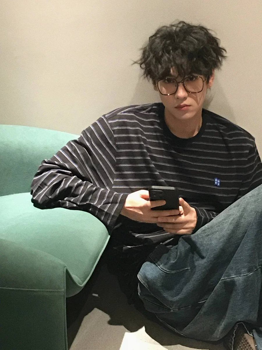 imaowss's tweet photo. i think yueyue love this hairstyle https://t.co/JI0XInrZ8c