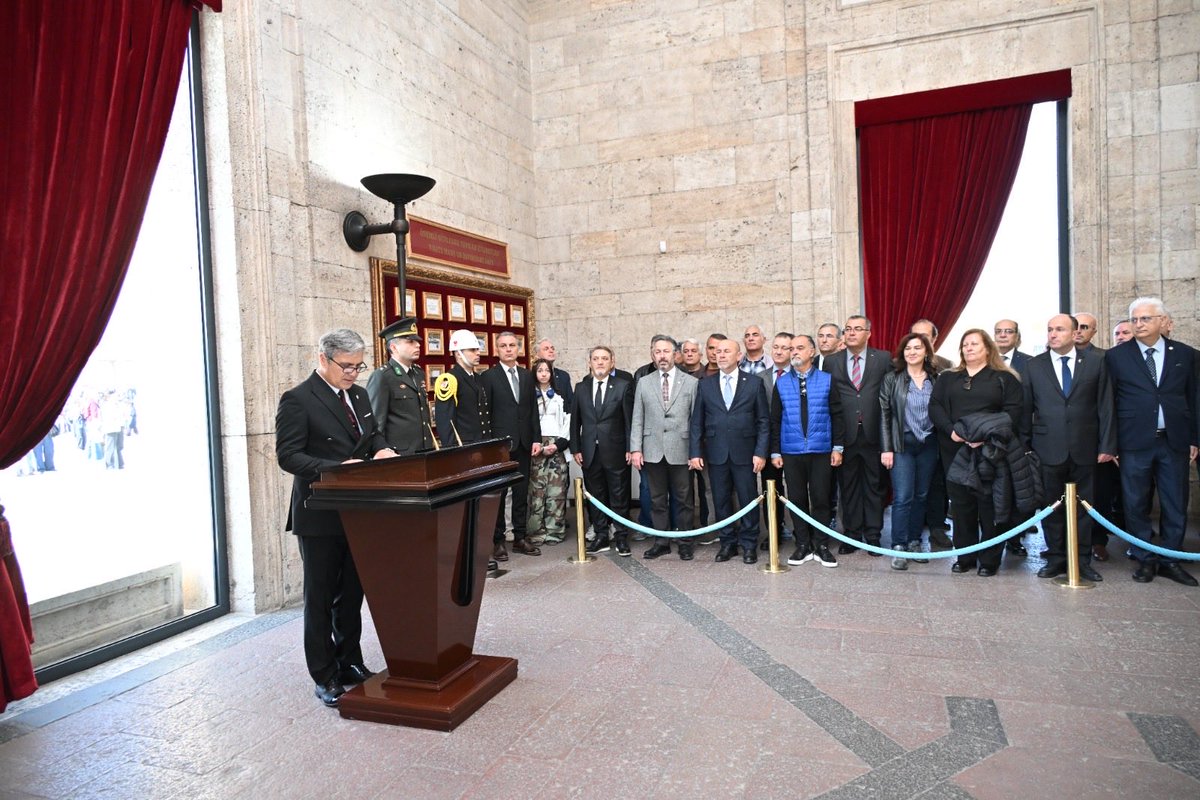 mustafakosemus's tweet photo. Devre derneğimizin Yönetim Kurulu ile birlikte, Cumhuriyetimizin kurucusu, Ebedî ve Eşsiz Başkomutanımız Gazi Mustafa Kemal Atatürk’ün huzurundaydık. 🇹🇷❤️🇹🇷

Minnet ve şükranlarımızı sunduk, aziz hatırası önünde saygıyla eğildik ve dua ettik.

Aziz ruhu şad, mekânı cennet olsun.

Minnetle, saygıyla ve daima…