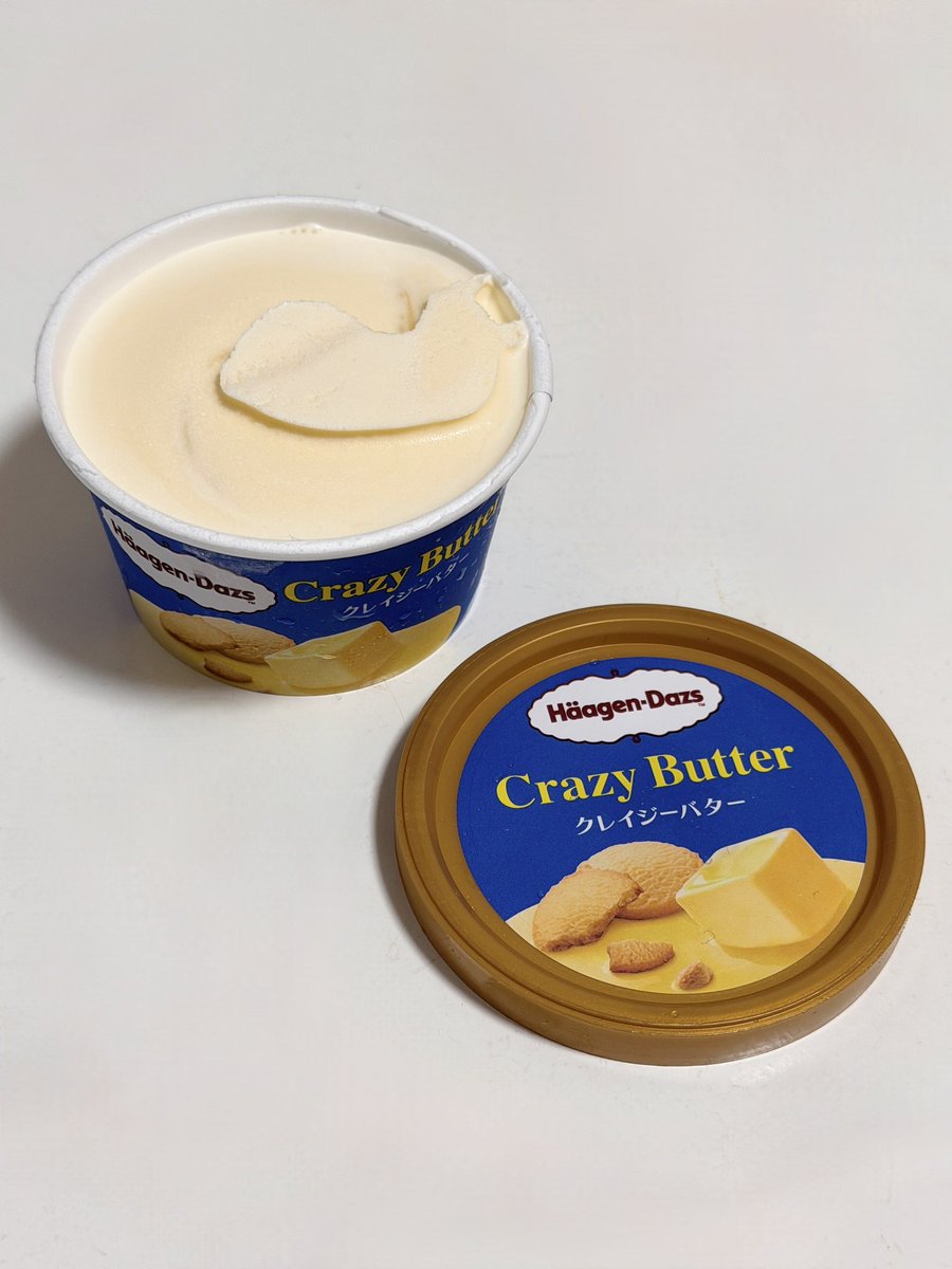 Sui_bouya's tweet photo. ハーゲンダッツ　クレイジーバター
ローソンにて数量限定販売

バターアイスクリームに、バターソースとバタークッキーを混ぜ込んだ、バター尽しとなっているが、まだまだお上品。もっと攻めていいんだぞ！！！ https://t.co/QN90w4VrJN