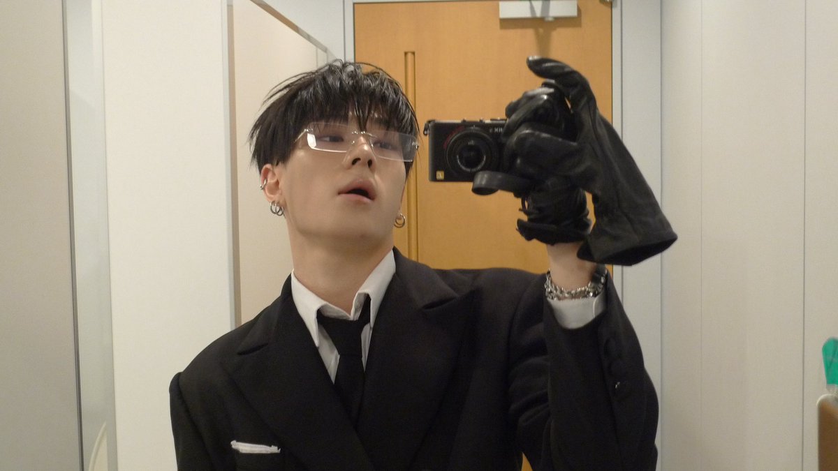 WHIB_ON's tweet photo. 앤드의 오른팔 

#WHIB #휘브 #KIMJUNMIN #김준민 https://t.co/JKvfwUv6fE