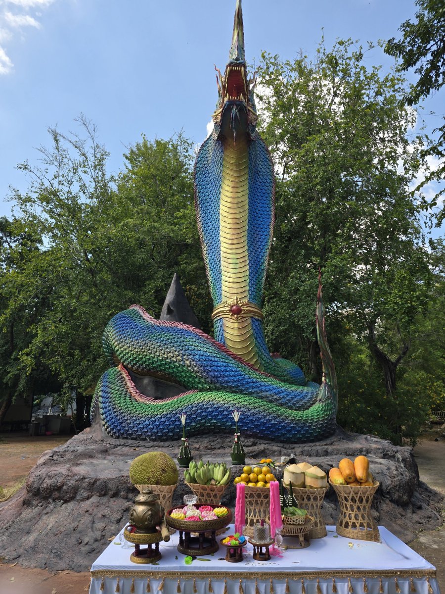 dr_tammada's tweet photo. ความลับสุดขลังของ หม้อบาตรน้ำมนต์ ในพิธีวันนี้ คือ 
ผสมหัวเชื้อ น้ำอบมงคลจักรพรรดิ ๕๐๐ อาราม
และมี ศิลาน้ำของคุณแม่บุญเรือน แช่อยู่ด้วย

ใครได้ประพรม = อาบน้ำมนต์ 500 วัด ไม่เกินจริง 

#กฐินเก่งน้ำปิงขอนแก่น 
#ทำบุญหนุนนำคู่กันเก่งน้ำปิง
#คิวหมอดูธรรมะดามีค่ายิ่งกว่าทองคำ https://t.co/PRB6Y6I3FL