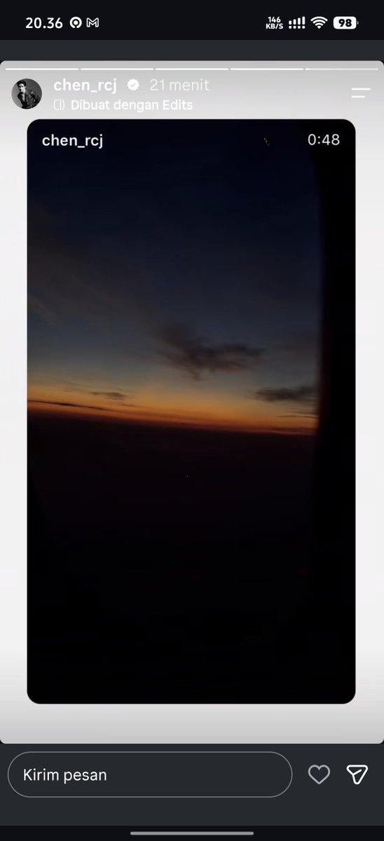 Tiadngy's tweet photo. @ashiS8002 Jong post Yellow from coldplay like similar view that Dunk post https://t.co/8HJ7VA5R4g