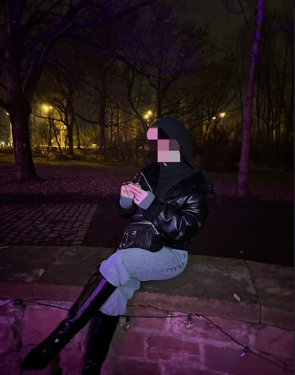 Aliyahijabii's tweet photo. Mein alter Account wurde gesperrt angeblich wegen „Hassrede" nur weil manche mit einer dominanten kurdischen Hijabi nicht klar kommen.
Aber mich bringt man nicht zum Schweigen. Ich bin zurück. 🧕🏽⛓️

#findom #geldherrin #zahlsklave #paypig https://t.co/YbuoECZ0xf