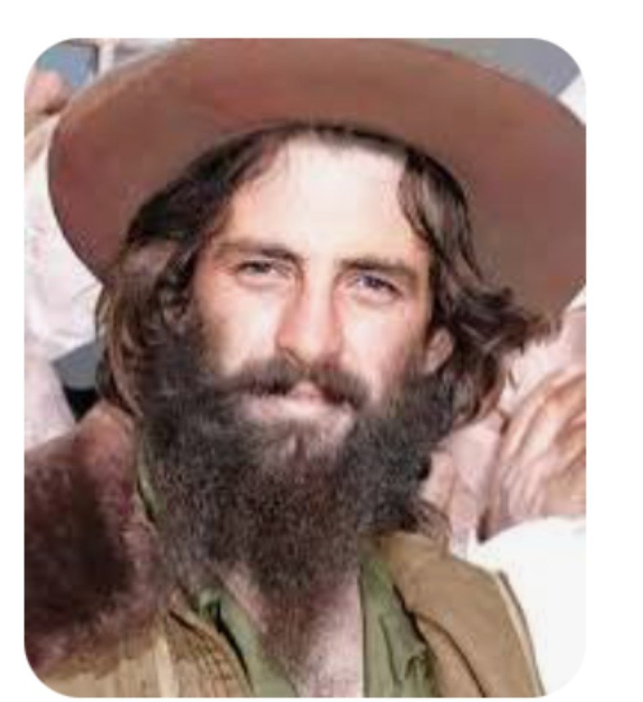 EspesCuadro's tweet photo. ...Contra Fidel, ni en la pelota...así describió Camilo, su lealtad a nuestro comandante en Jefe. Camilo vive en el pueblo.
#CamiloVive 
#CamiloPorSiempre https://t.co/LzAH6QXWV6