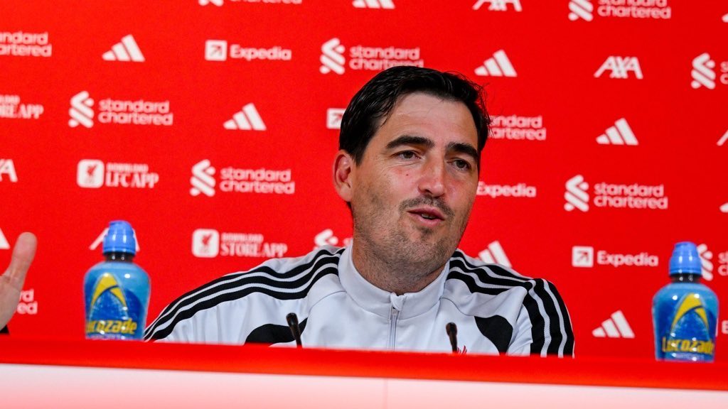 Anfield_Sector's tweet photo. 🚨 Andoni Iraola on controlling games:

“I’ve always said whoever controls the chances controls the game. It’s not about having the ball. Brighton had the ball, but mainly in their own half.

“We had a good spell in the last 10 minutes when we controlled things much better. There was a moment in the second half when we were conceding too much territory.

“Our long-term goal is how we played in the first 30–35 minutes. That’s our aim. Over 90 minutes, you’ll have moments when you have to be more compact. We should be able to recognise the difference.” 🔴