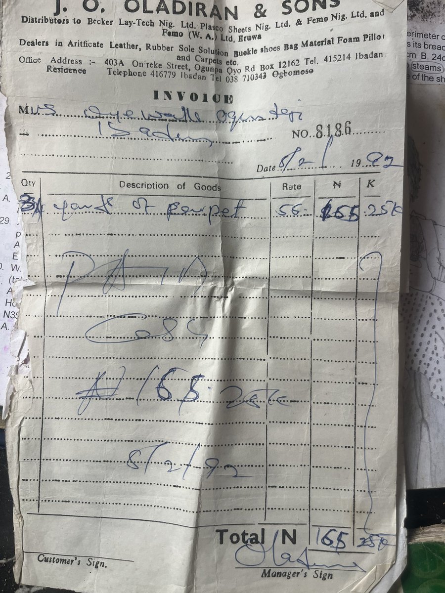 mavexsi's tweet photo. My Dad bought alot of things (gadgets, appliances) at ridiculous prices before the year I was born. Imagine buying ceiling fan for 3k and 3 yards of rug for 165 naira?😂😂 https://t.co/lbxoKsz13s