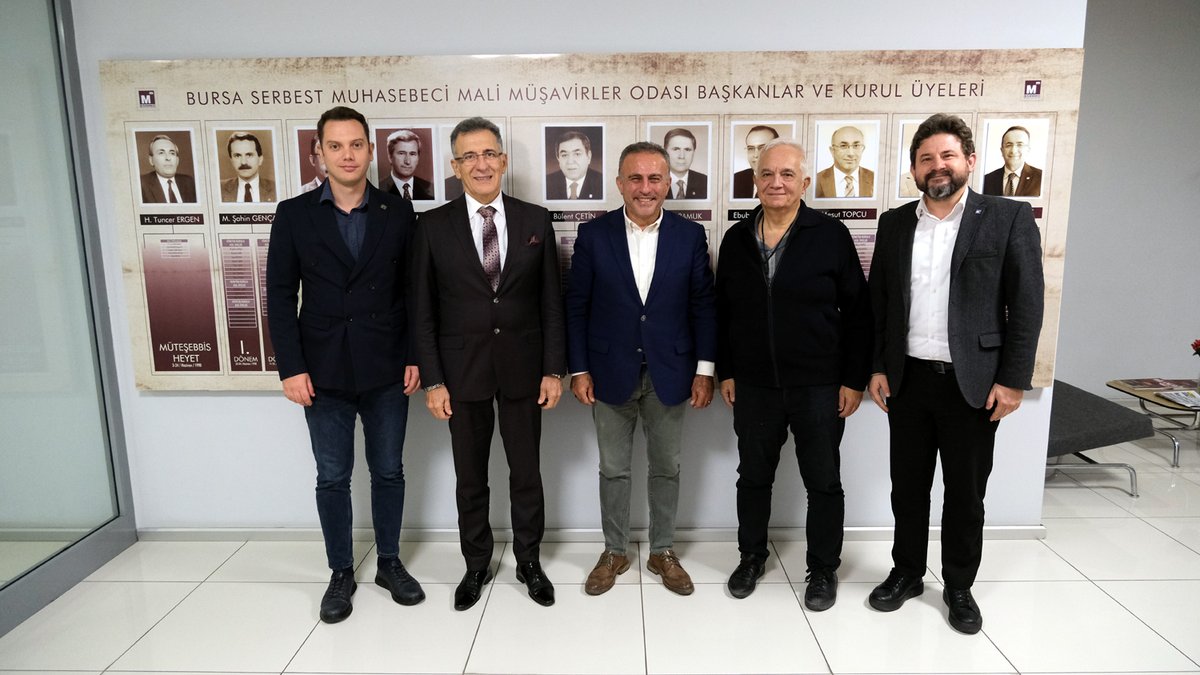 BSMMMO's tweet photo. Atatürkçü Düşünce Derneği Bursa Şube Başkanı Gürhan AKDOĞAN, Şube Sekreteri Necati TAM ve Şube Denetleme Kurulu Başkan Yardımcısı Selim LUMALI ile birlikte; Oda Başkanımız Hüseyin HALİL’i makamında ziyaret ederek, çalışmalarında başarılar diledi. #bsmmmo #add #ziyaret https://t.co/s583D2P8Gg