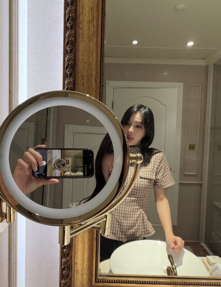 vousmiw's tweet photo. ilyyyyy pretty 🤟 https://t.co/dK55DiDhgH